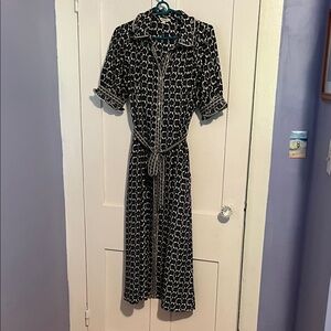 NWOT Max studio  Black and White Patterned shirt sleeve Dress